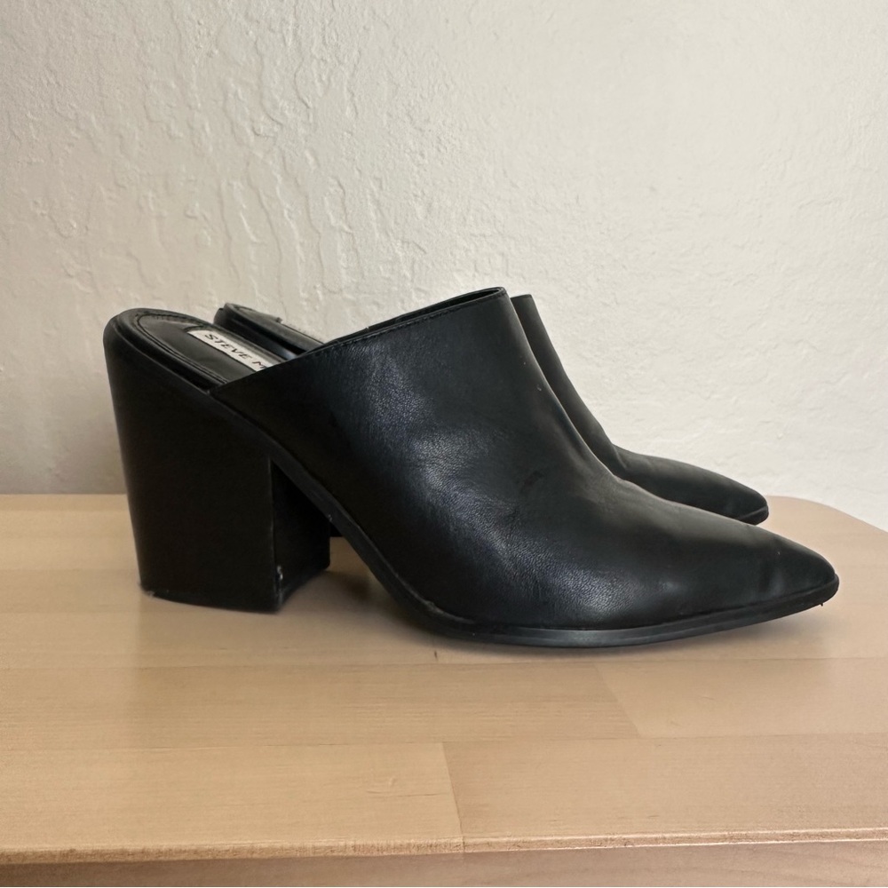 Steve Madden Black Leather Mules pointed toe size 9